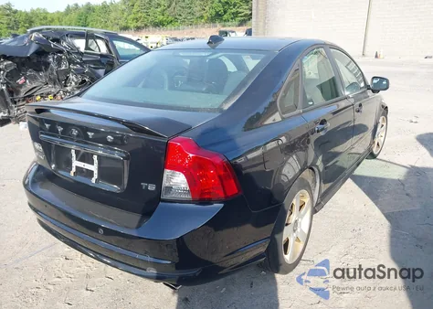 2011 Volvo S40 T5 R-Design из США, поврежденный, VIN YV1672MS6B2541648